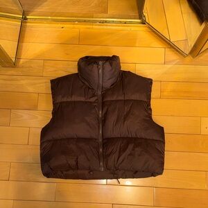 Cropped puffer vest brown